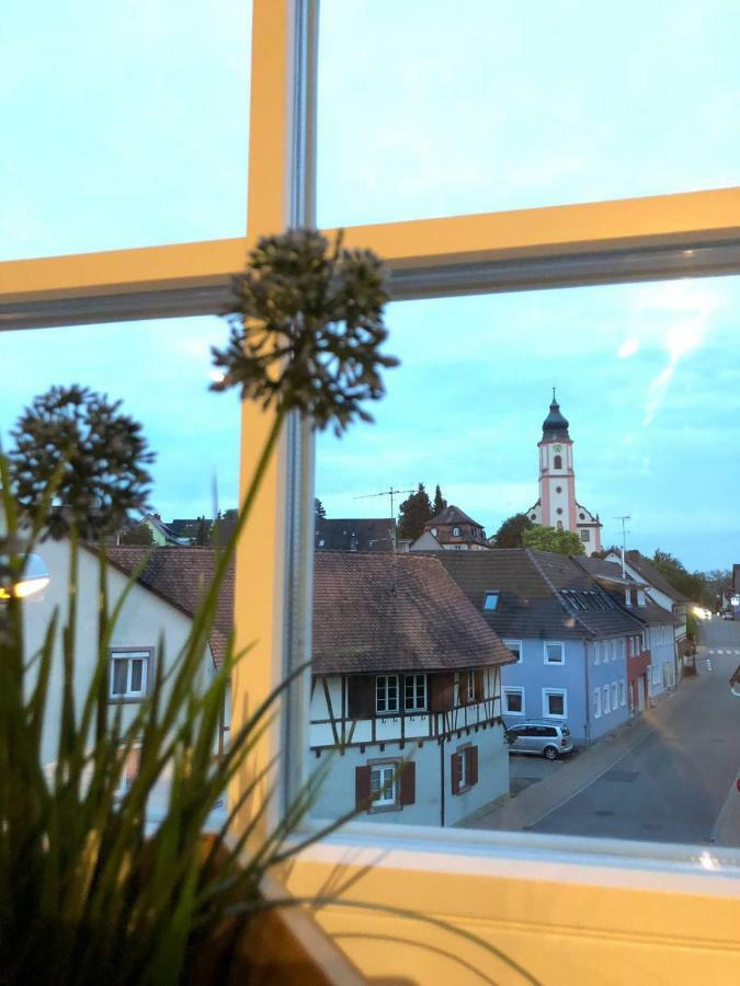 Wohnung 2 - Nur 5 Fahrminuten Vom Europapark เอทเทนไฮม์ ภายนอก รูปภาพ